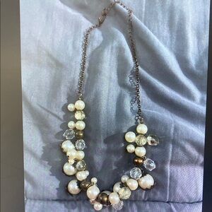Elegant Pearl and Crystal Necklace
